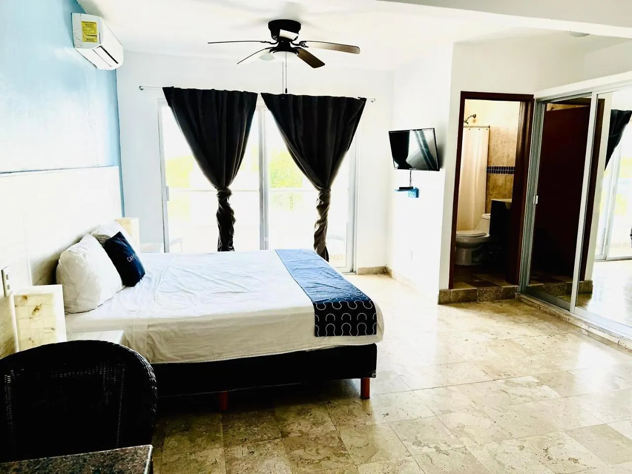 Hotel Punta Esmeralda Плая-дель-Кармен 3*,