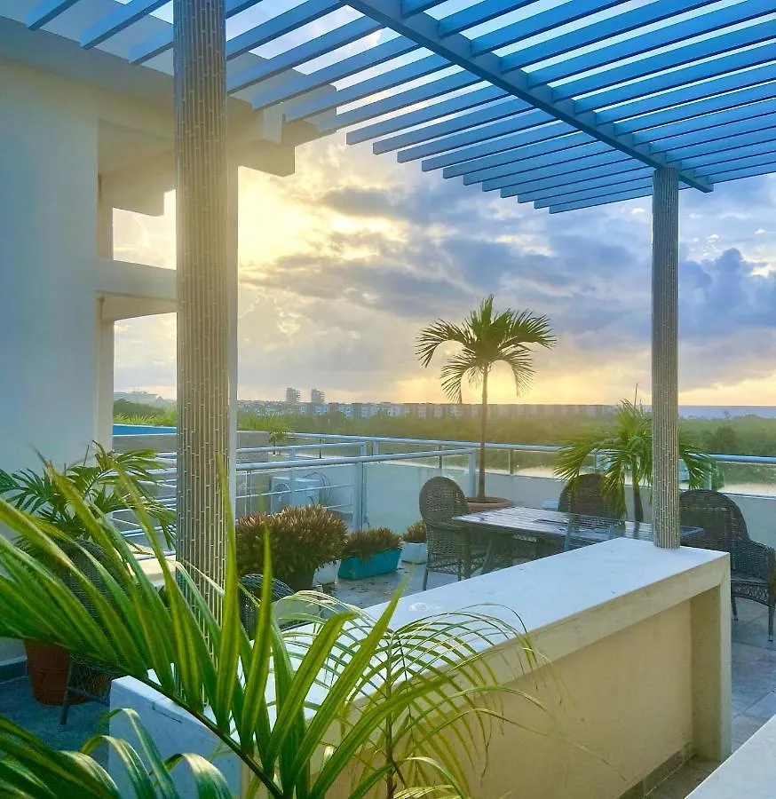 Hotel Punta Esmeralda Плая-дель-Кармен 3*,