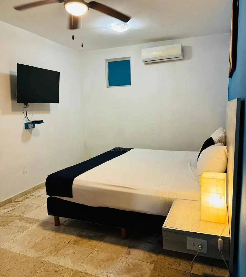 Hotel Punta Esmeralda Плая-дель-Кармен 3*,  Мексика